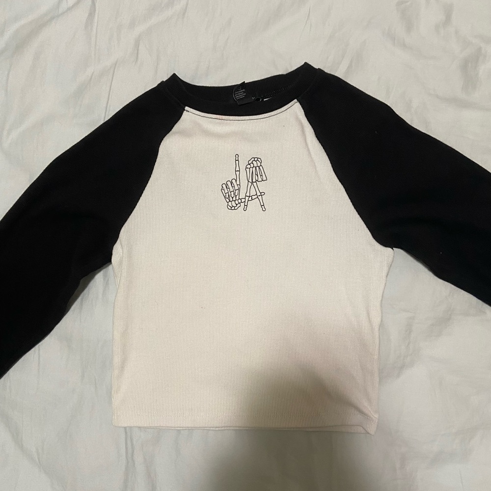 Forever 21 Black and White Raglan Crop Tee